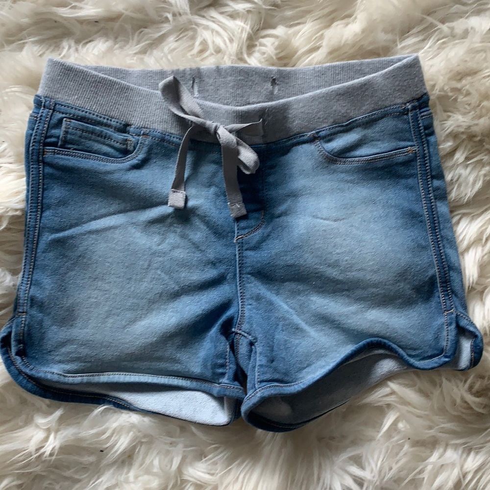Soft stretchy denim short